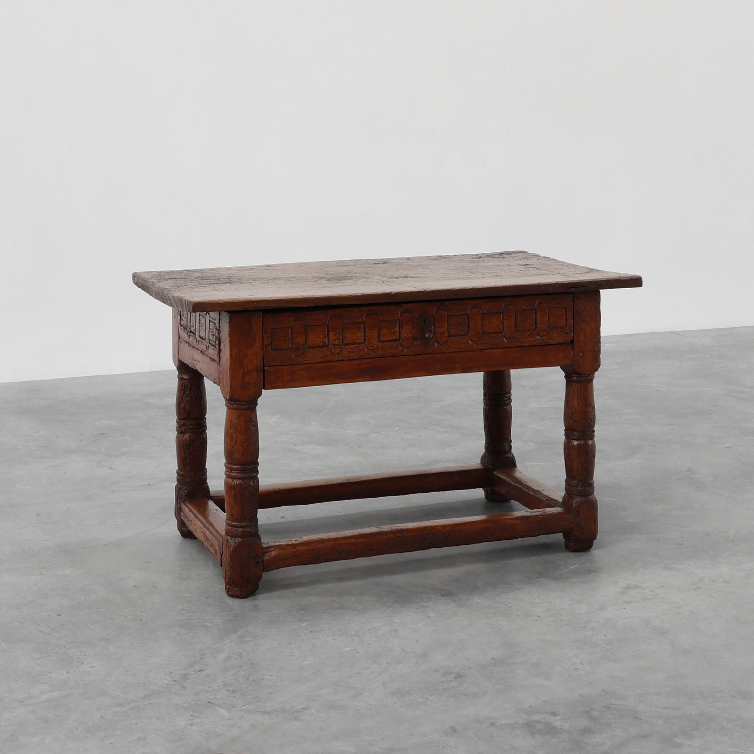 Oak hand-carved side table in wabi wabi style, Spain, 17th Century-img